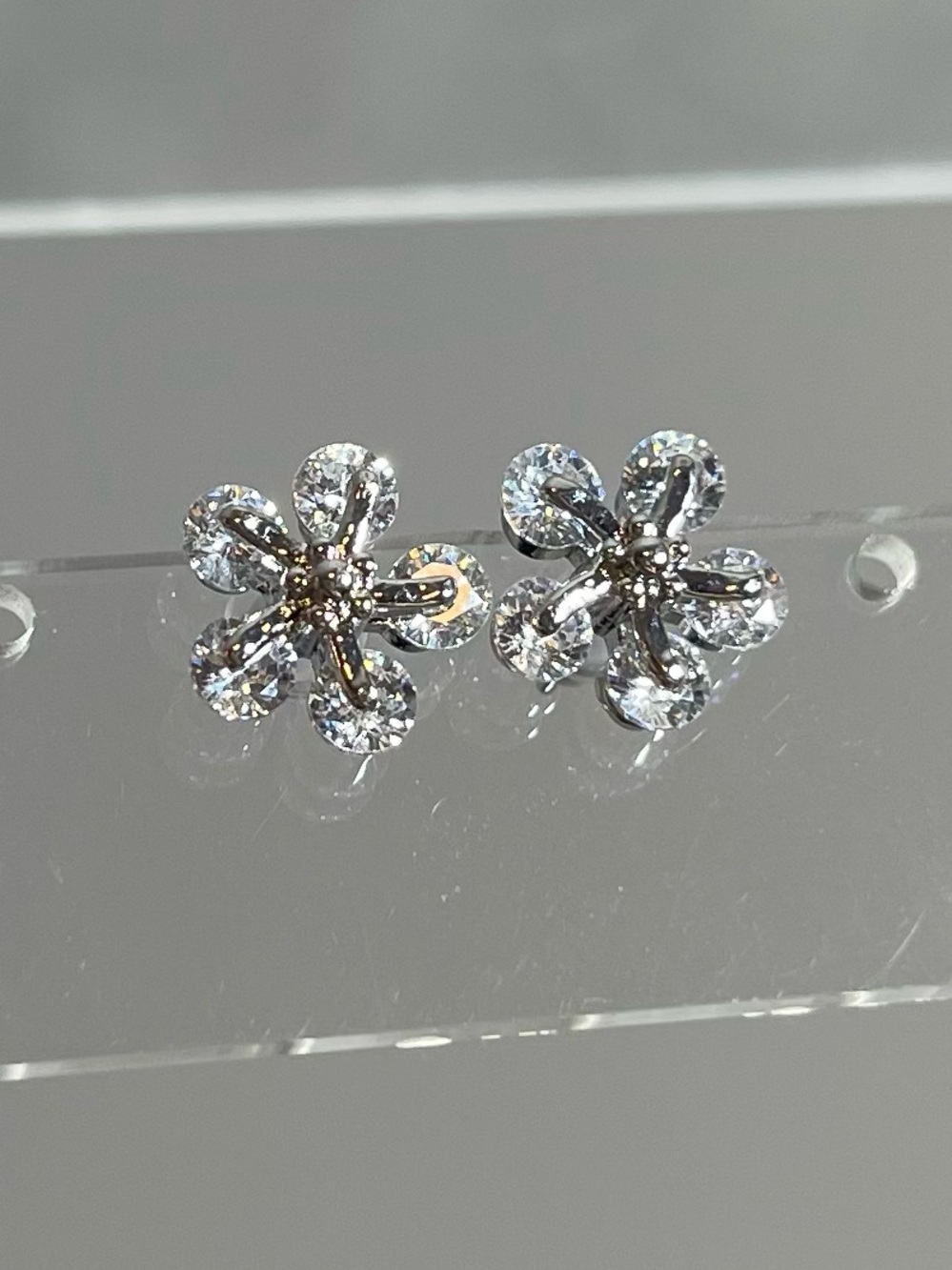 FREE_Crystal Flower Stud Earrings - Sterling Silver 925 posts